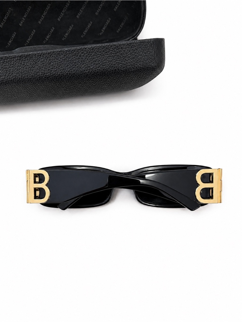 DYNASTY RECTANGLE SUNGLASSES IN BLACK